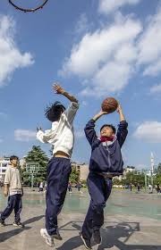 女足欧冠淘汰赛首回合输2球逆转晋级，阿森纳是近14年英格兰首队