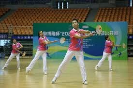 布莱顿发布三笘薰手持二战时日本侵略者照片的图片，如今已删除道歉但限制评论